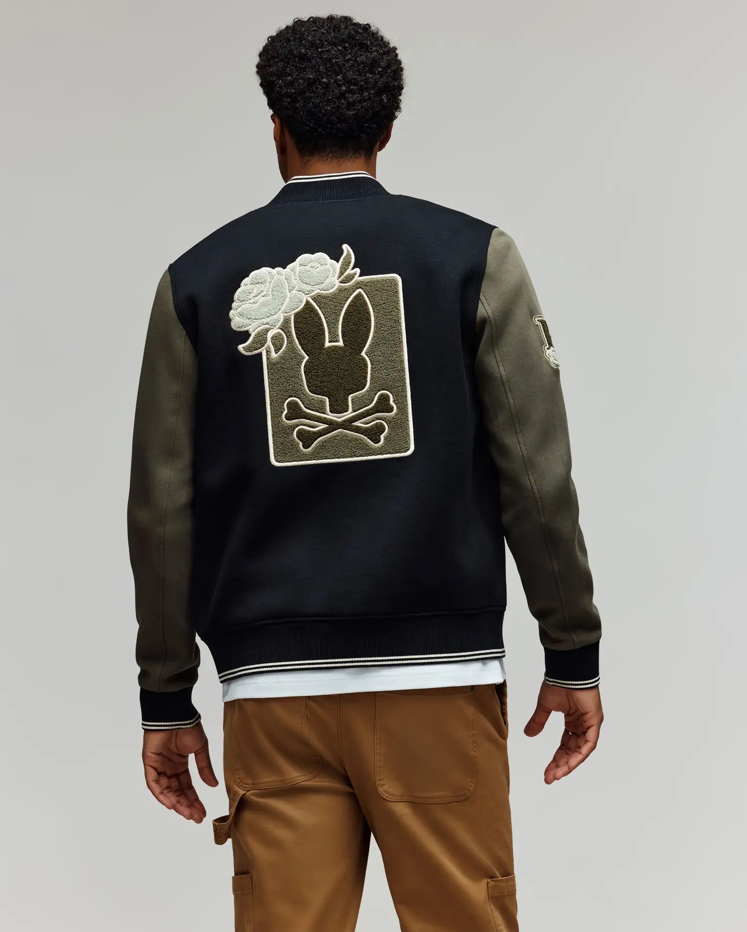 MENS AUG﻿USTE KNIT VARSITY BOMBER - MO1100050